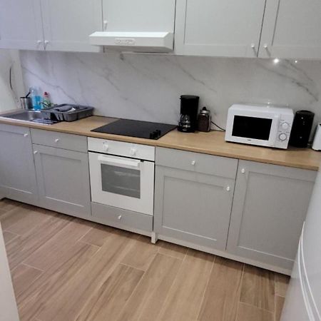 Au Pied Du Theatre Apartment Вервиерс Екстериор снимка