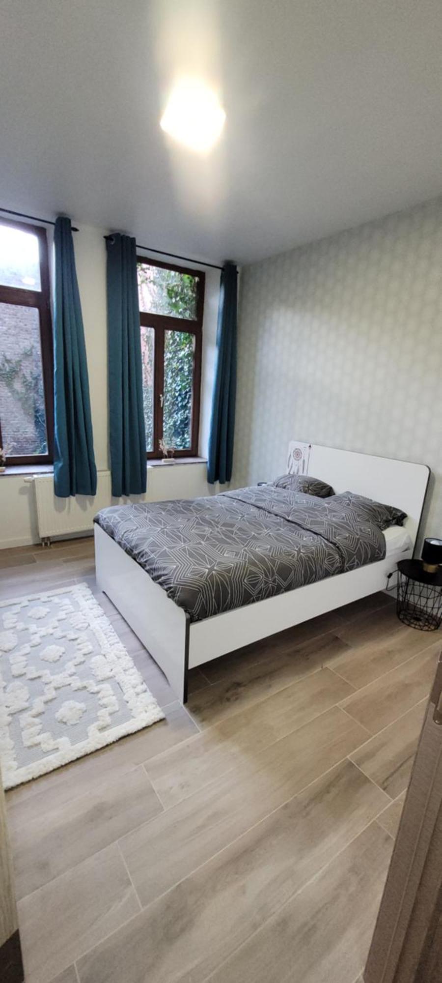 Au Pied Du Theatre Apartment Вервиерс Екстериор снимка